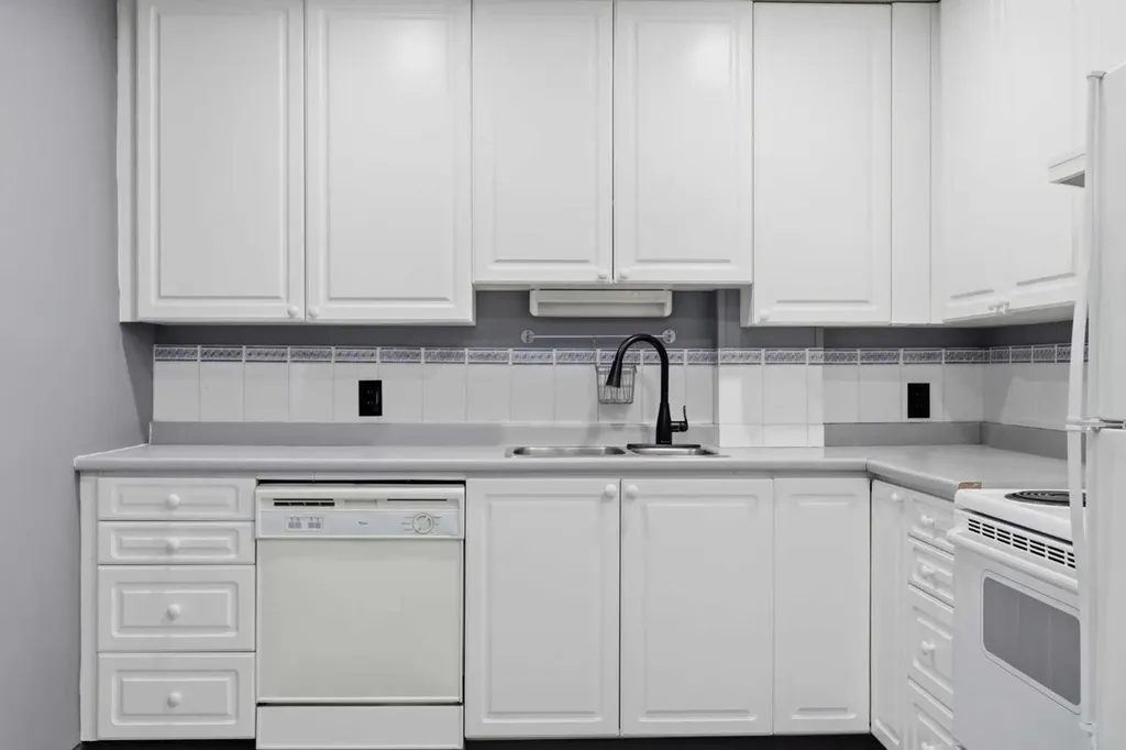 3103 Blakiston Drive NW Calgary AB T2L1L7