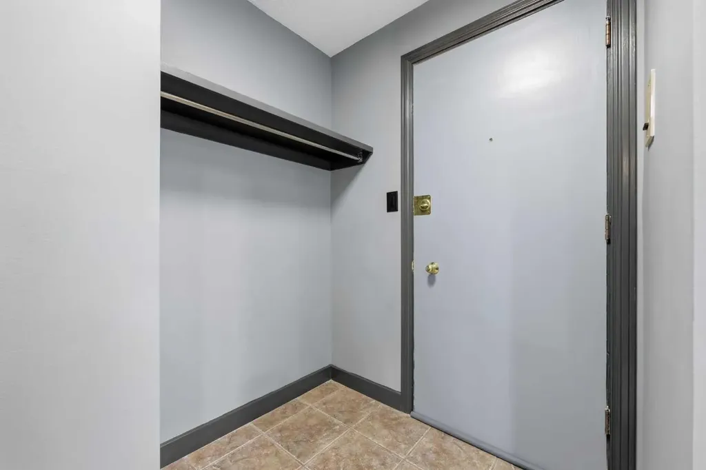 3103 Blakiston Drive NW Calgary AB T2L1L7