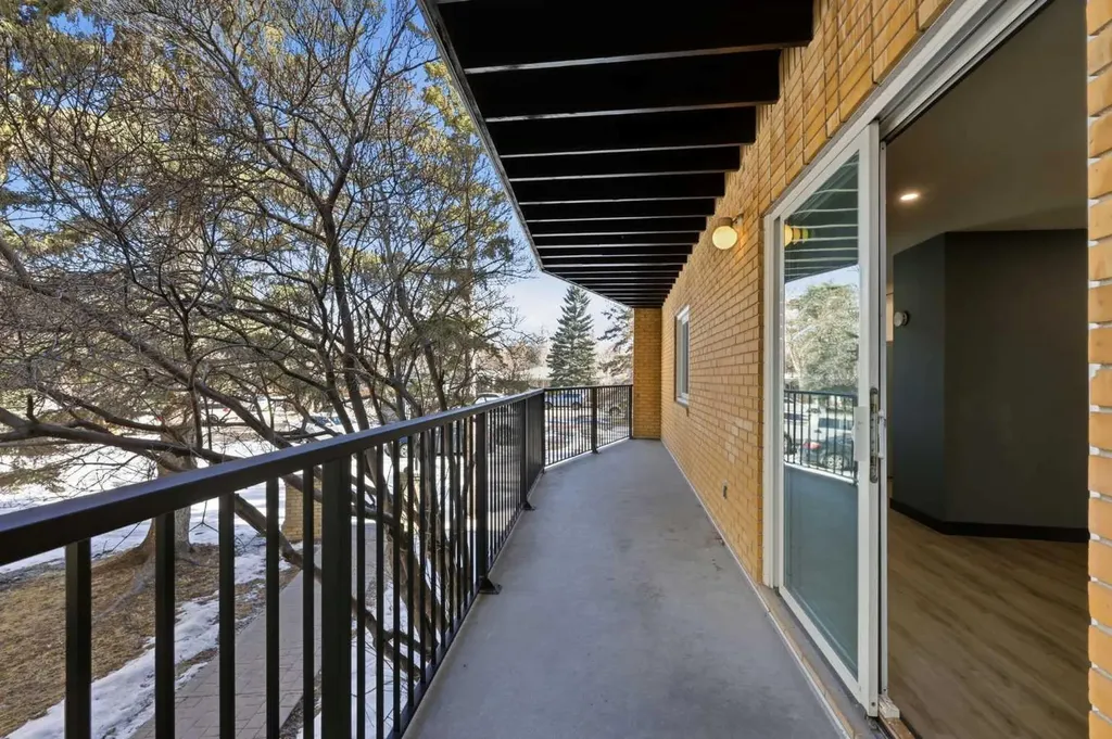 3103 Blakiston Drive NW Calgary AB T2L1L7