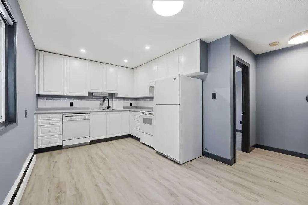 3103 Blakiston Drive NW Calgary AB T2L1L7