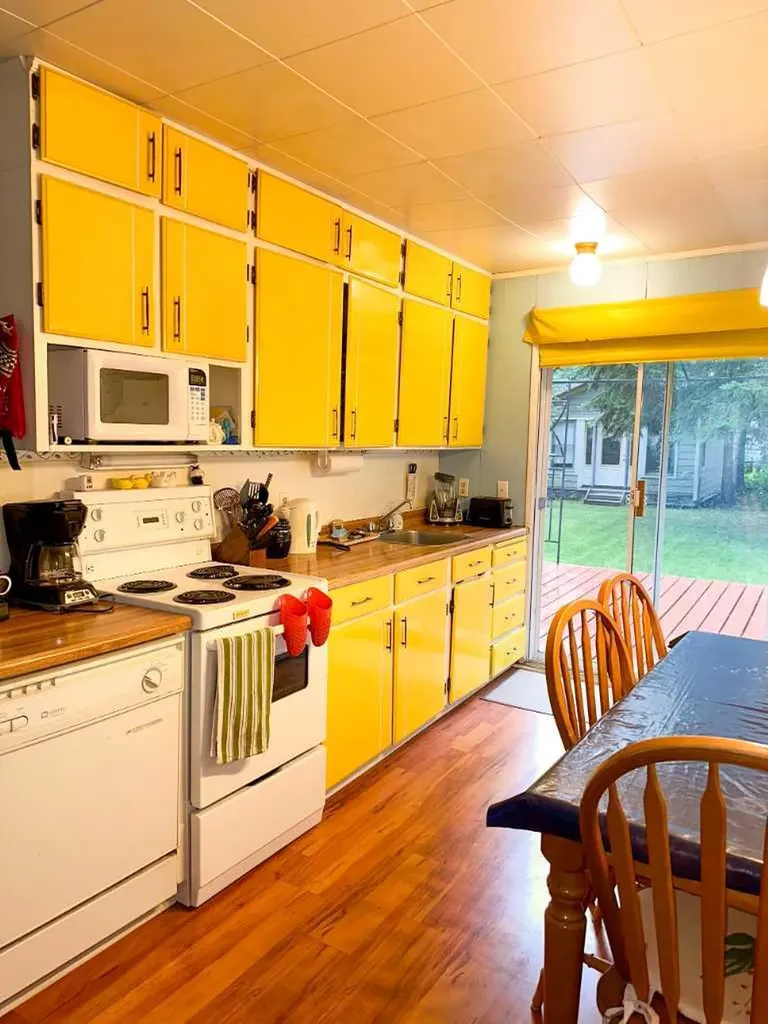 2 Hummingbird Lane Half Moon Bay AB T4S1S1