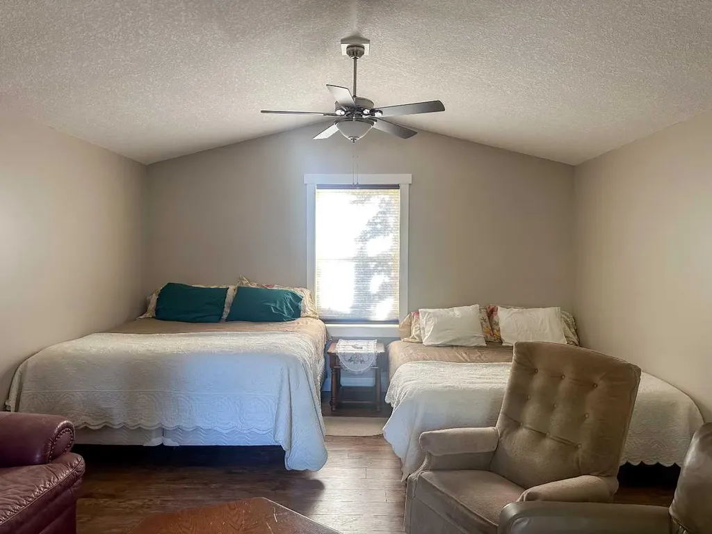2 Hummingbird Lane Half Moon Bay AB T4S1S1