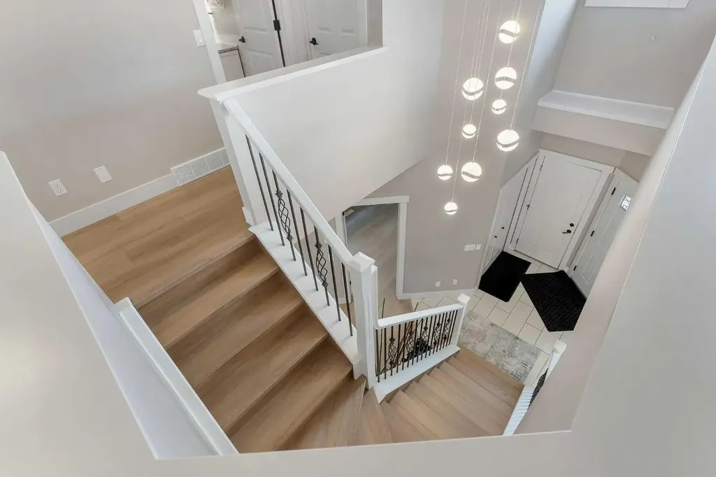 57 Sherwood Terrace NW Calgary AB T3E 1M9