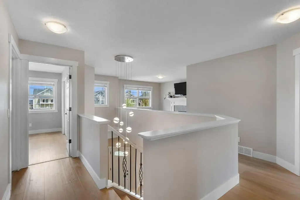 57 Sherwood Terrace NW Calgary AB T3E 1M9
