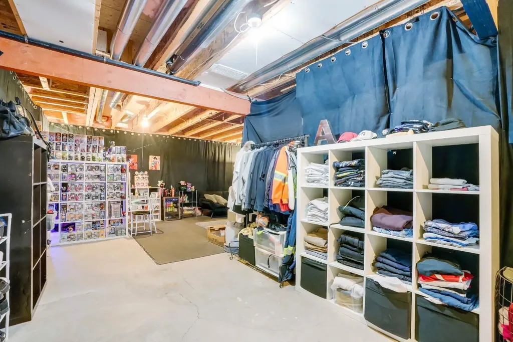 57 Sherwood Terrace NW Calgary AB T3E 1M9