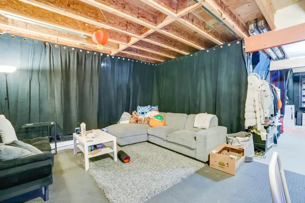 57 Sherwood Terrace NW Calgary AB T3E 1M9