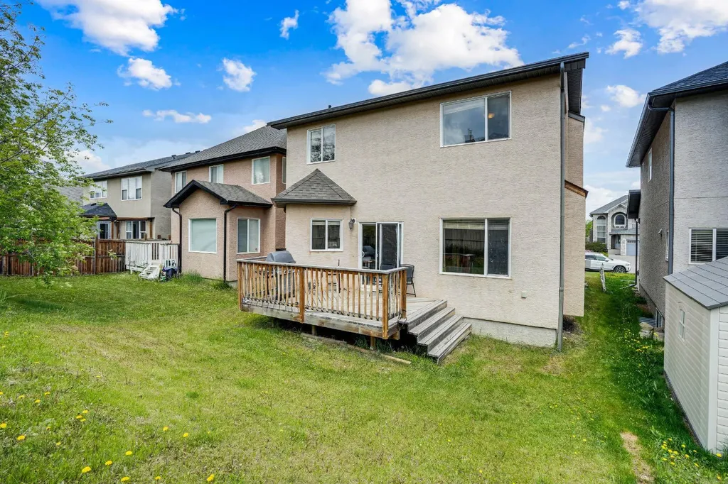 57 Sherwood Terrace NW Calgary AB T3E 1M9