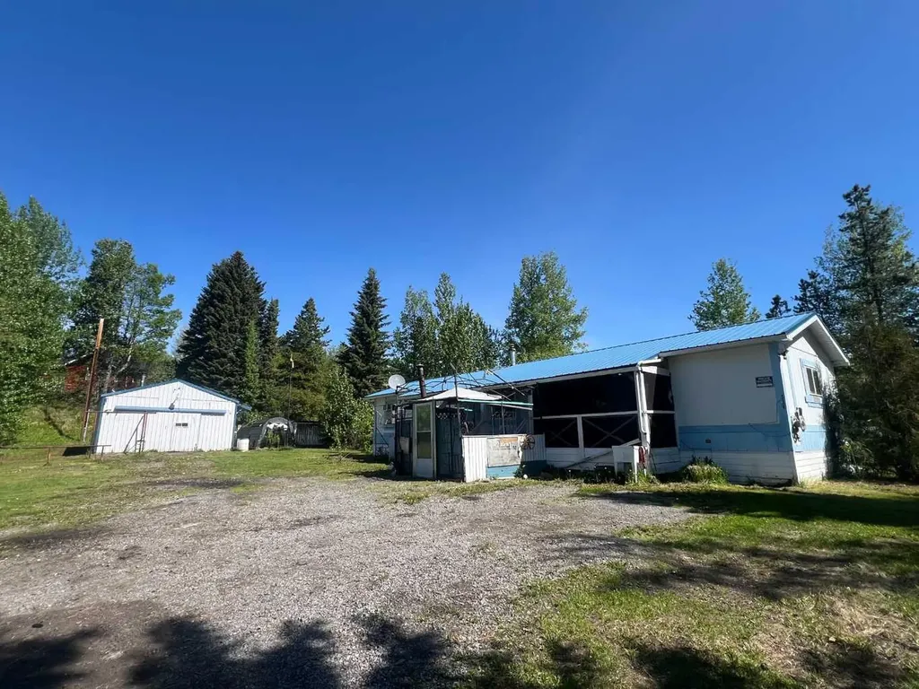 5010 49 Avenue Robb AB T7E 1X0