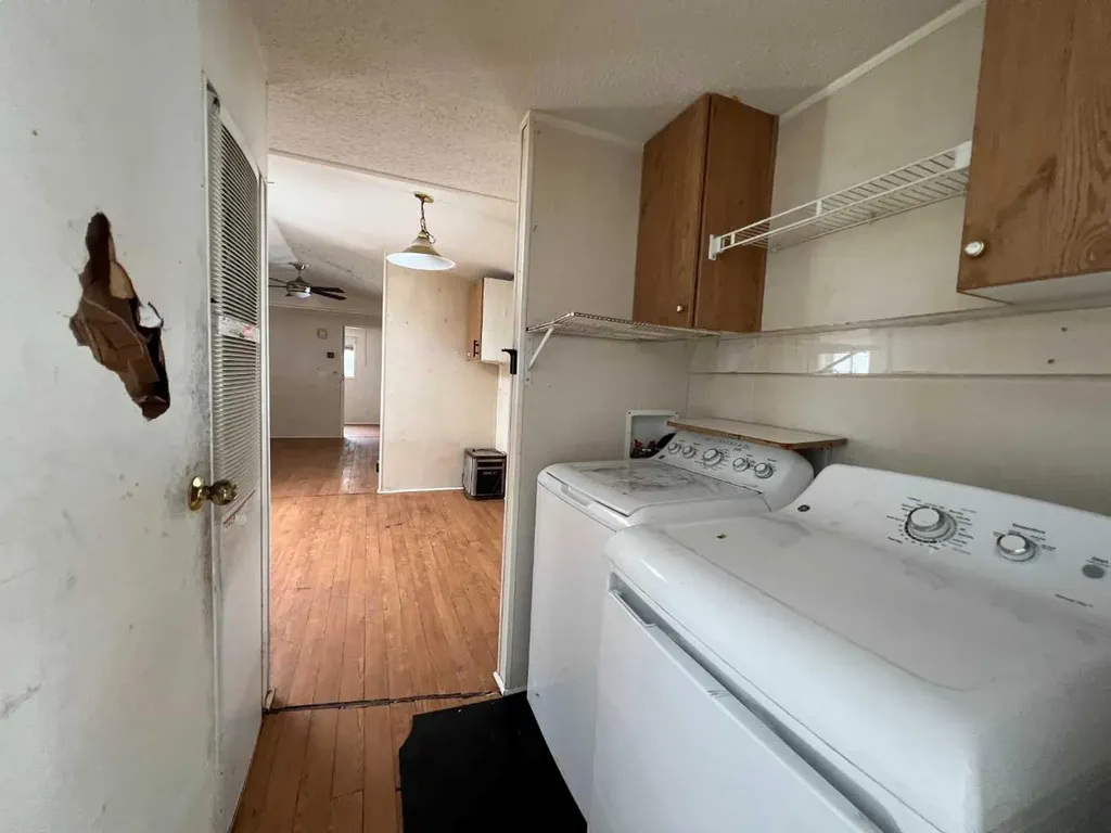 5010 49 Avenue Robb AB T7E 1X0
