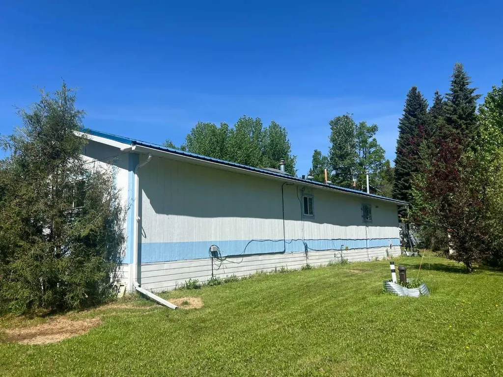 5010 49 Avenue Robb AB T7E 1X0