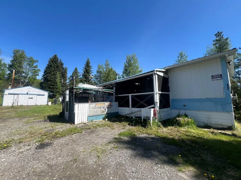 5010 49 Avenue Robb AB T7E 1X0