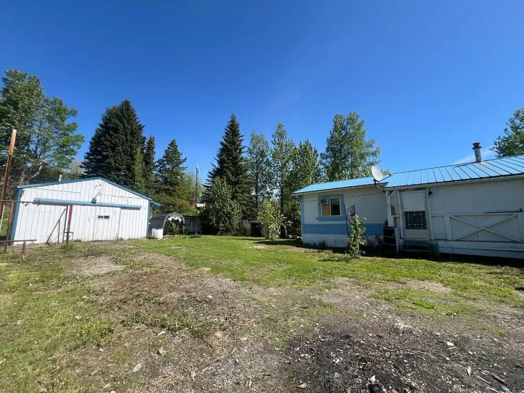 5010 49 Avenue Robb AB T7E 1X0