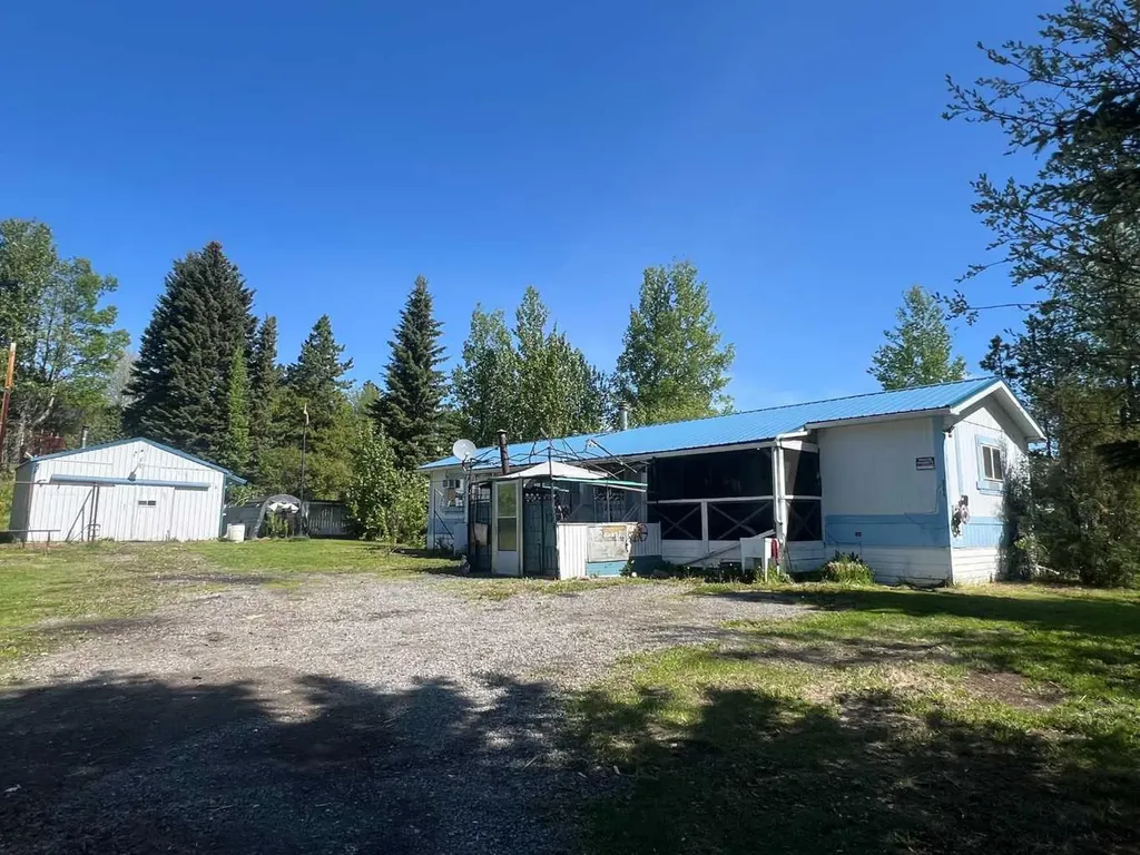 5010 49 Avenue Robb AB T7E 1X0