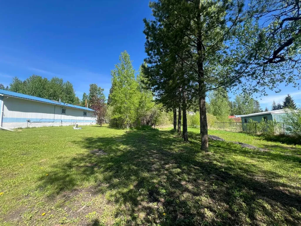 5010 49 Avenue Robb AB T7E 1X0