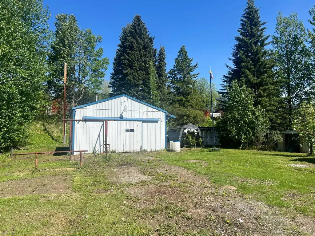 5010 49 Avenue Robb AB T7E 1X0