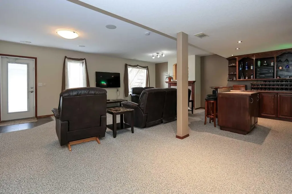 50 Donald Close Red Deer AB T4P 3E7