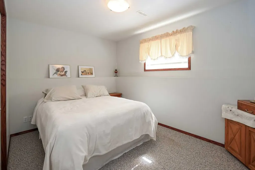 50 Donald Close Red Deer AB T4P 3E7