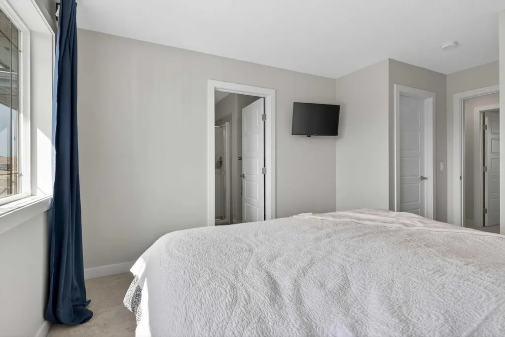 394 Sundown Road Cochrane AB T4C 2A6