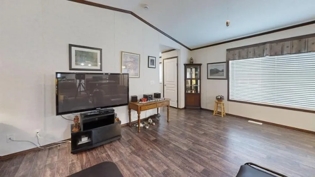 5853 4 Street W Claresholm AB T0L 0T0
