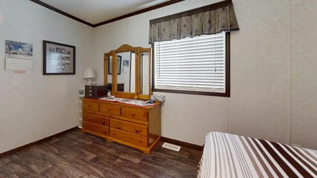 5853 4 Street W Claresholm AB T0L 0T0