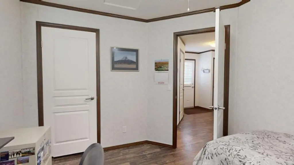 5853 4 Street W Claresholm AB T0L 0T0