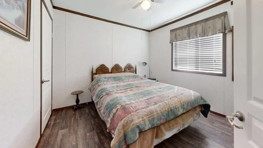 5853 4 Street W Claresholm AB T0L 0T0