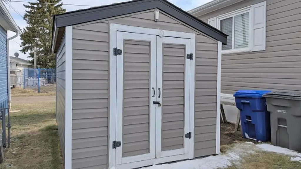 5853 4 Street W Claresholm AB T0L 0T0