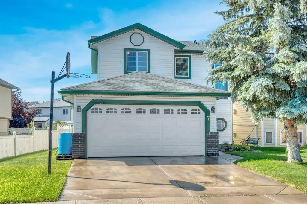 7 Springs Crescent SE Airdrie AB T4A 2C2