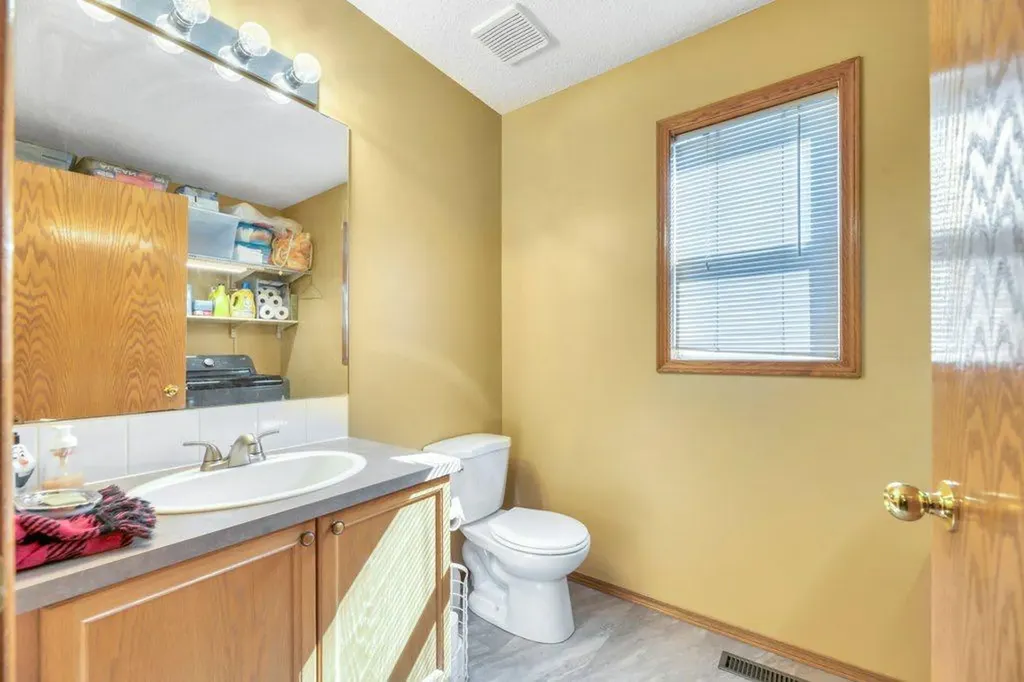 7 Springs Crescent SE Airdrie AB T4A 2C2
