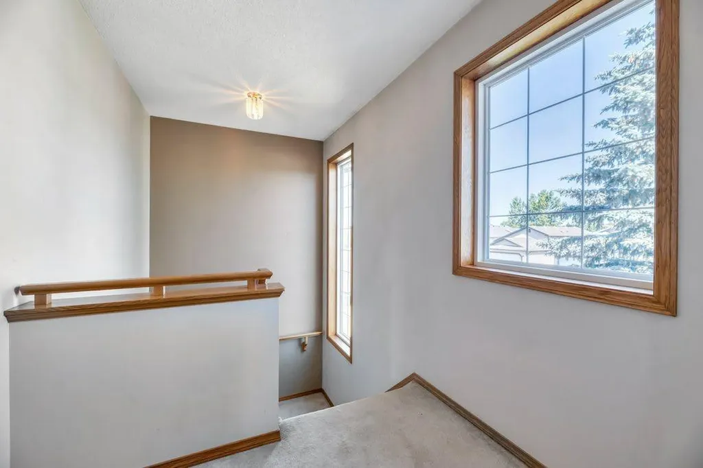 7 Springs Crescent SE Airdrie AB T4A 2C2