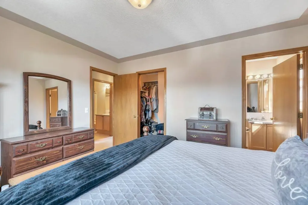 7 Springs Crescent SE Airdrie AB T4A 2C2