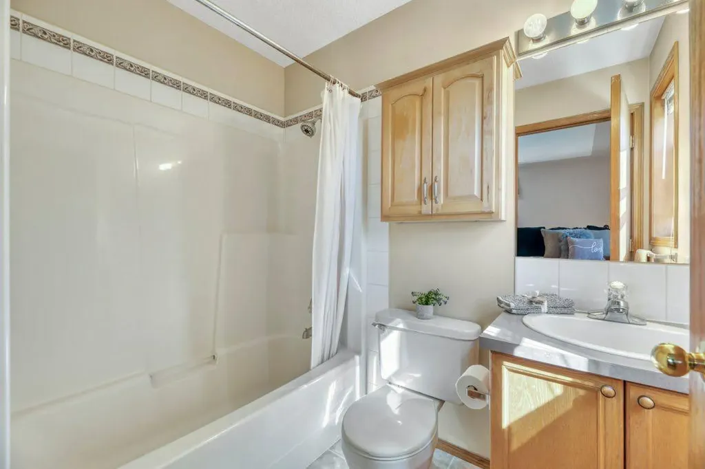 7 Springs Crescent SE Airdrie AB T4A 2C2