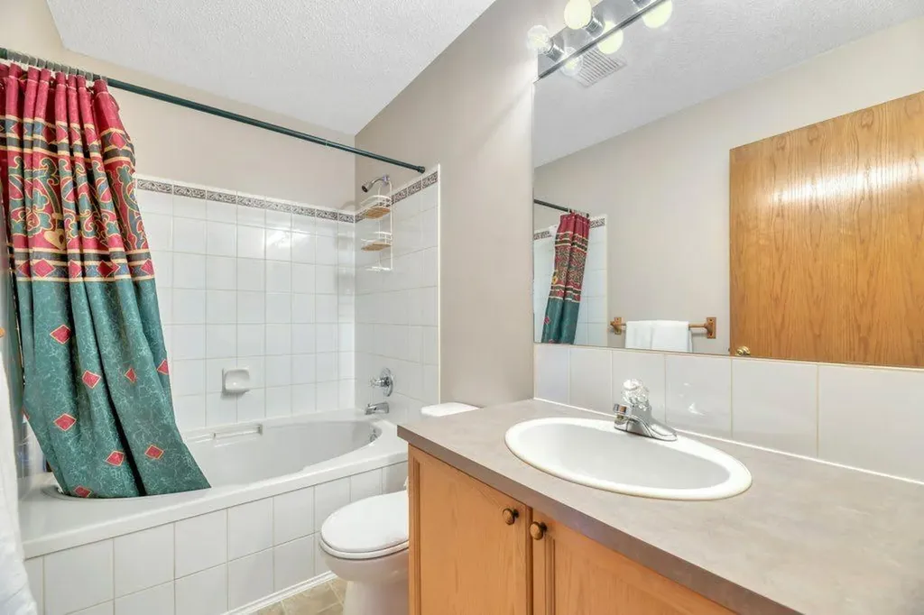 7 Springs Crescent SE Airdrie AB T4A 2C2
