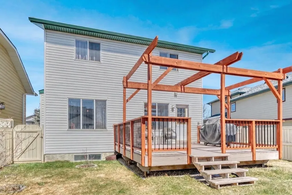 7 Springs Crescent SE Airdrie AB T4A 2C2