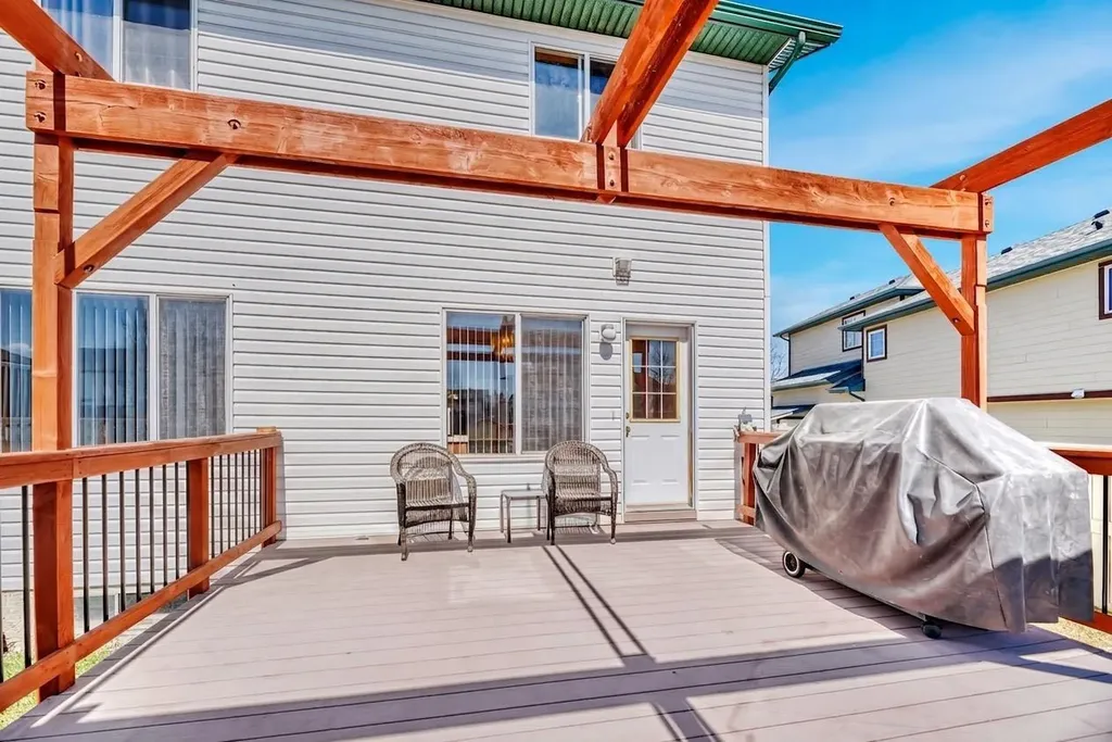 7 Springs Crescent SE Airdrie AB T4A 2C2