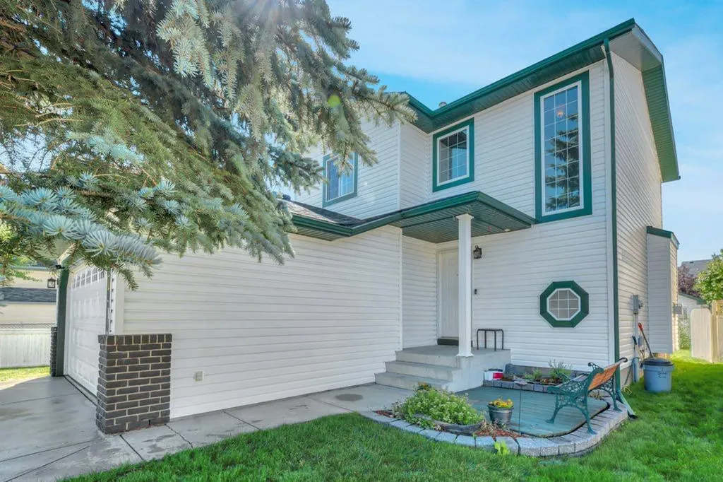 7 Springs Crescent SE Airdrie AB T4A 2C2