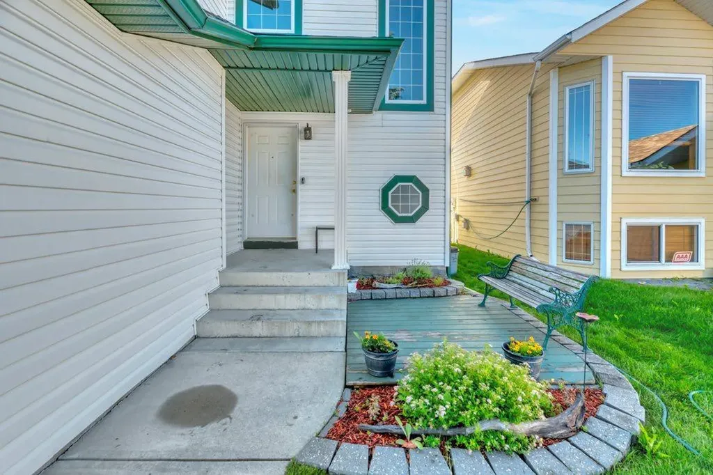 7 Springs Crescent SE Airdrie AB T4A 2C2