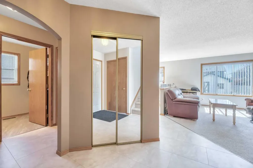 7 Springs Crescent SE Airdrie AB T4A 2C2