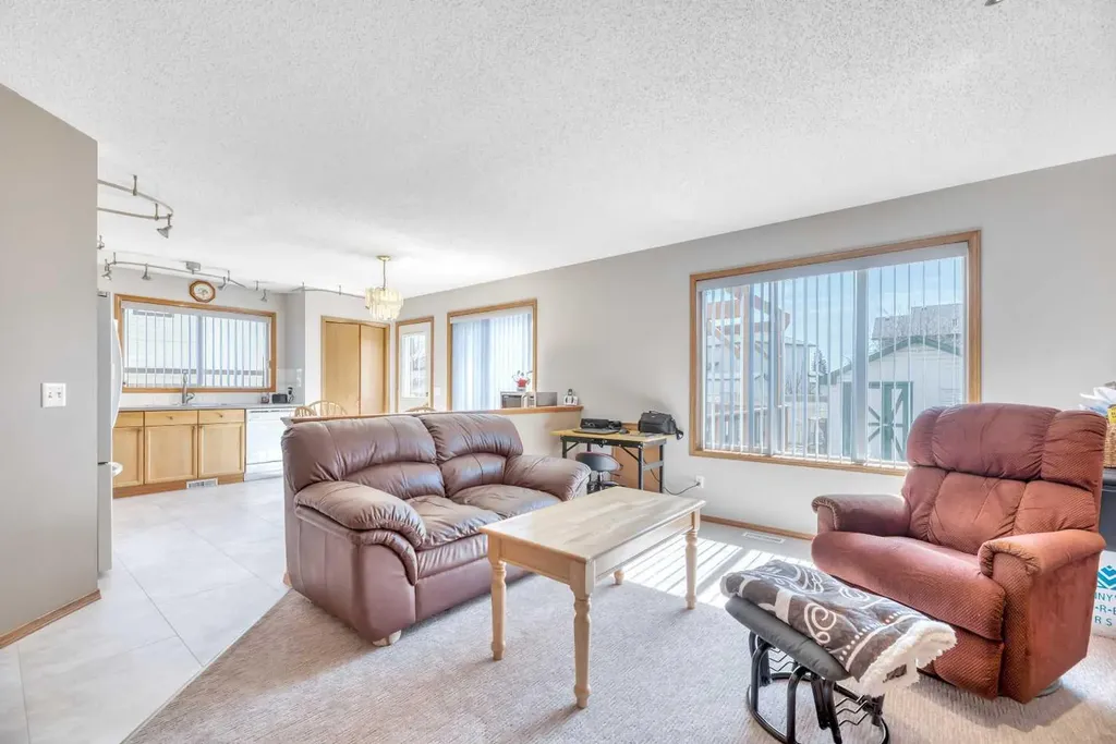 7 Springs Crescent SE Airdrie AB T4A 2C2