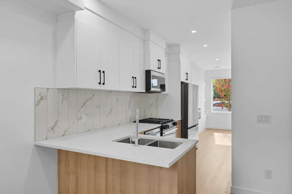 1224 20 Avenue NW Calgary AB T2N 2K4