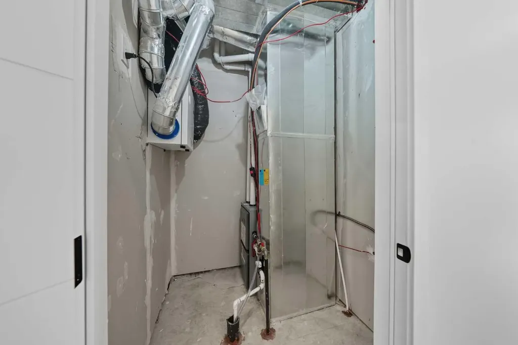 1224 20 Avenue NW Calgary AB T2N 2K4