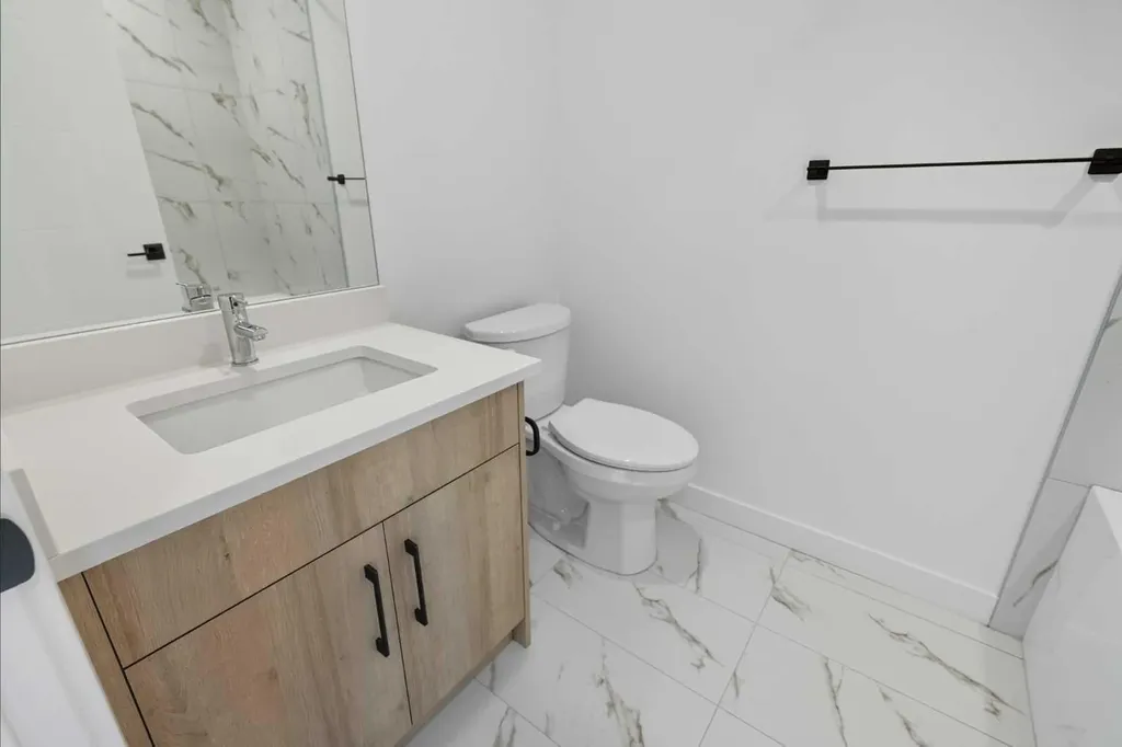 1224 20 Avenue NW Calgary AB T2N 2K4