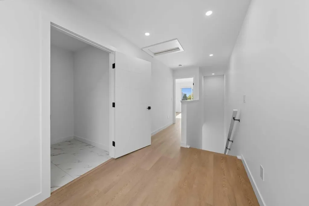 1224 20 Avenue NW Calgary AB T2N 2K4