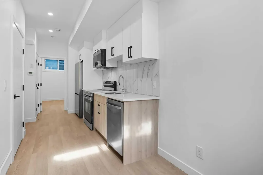 1224 20 Avenue NW Calgary AB T2N 2K4