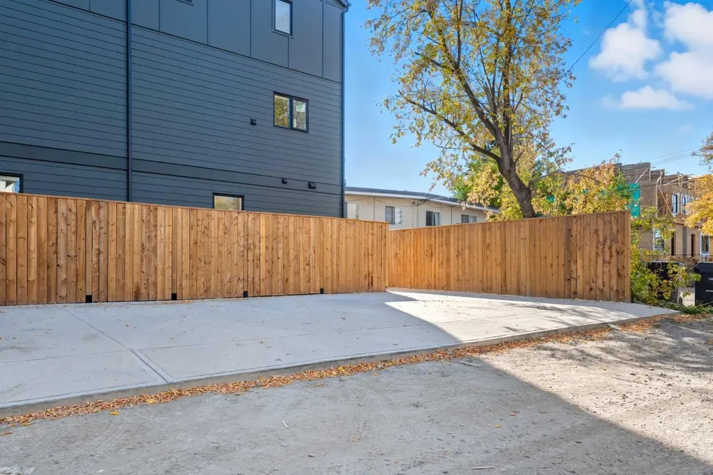 1224 20 Avenue NW Calgary AB T2N 2K4