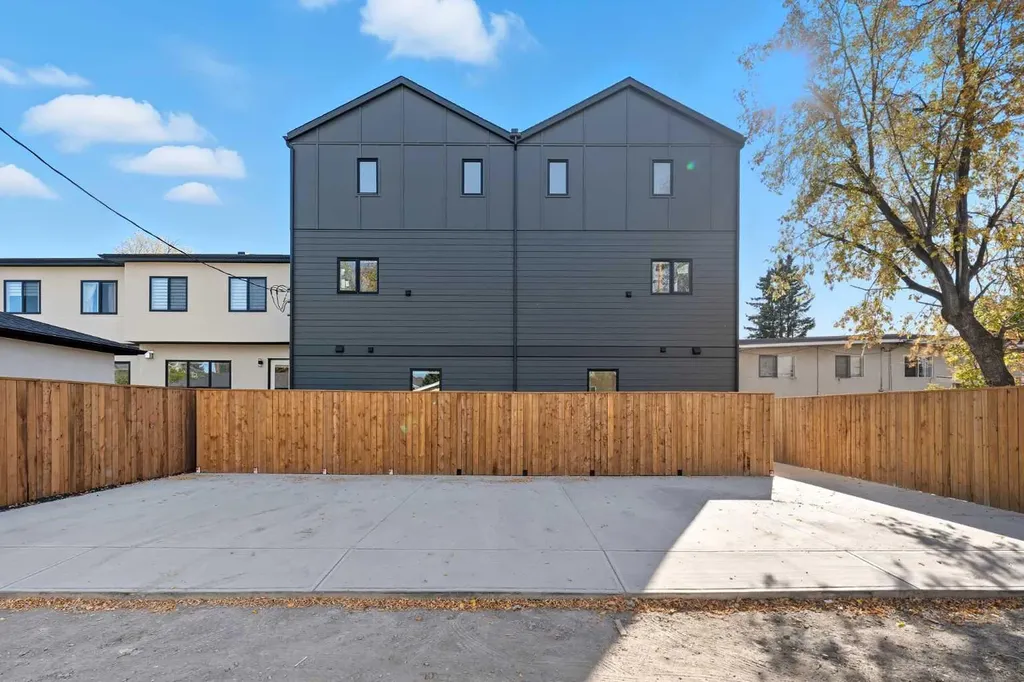 1224 20 Avenue NW Calgary AB T2N 2K4