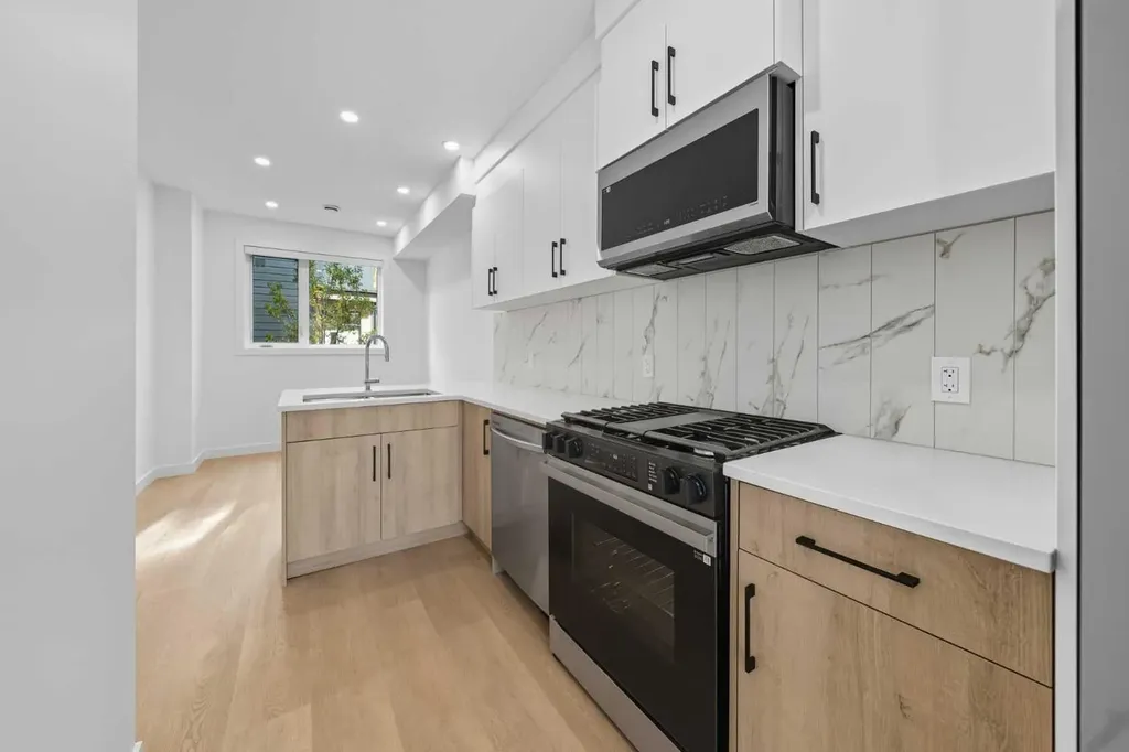 1224 20 Avenue NW Calgary AB T2N 2K4