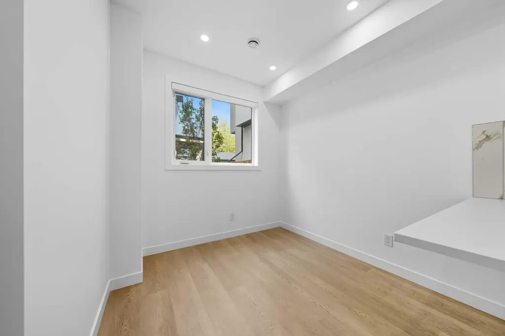 1224 20 Avenue NW Calgary AB T2N 2K4
