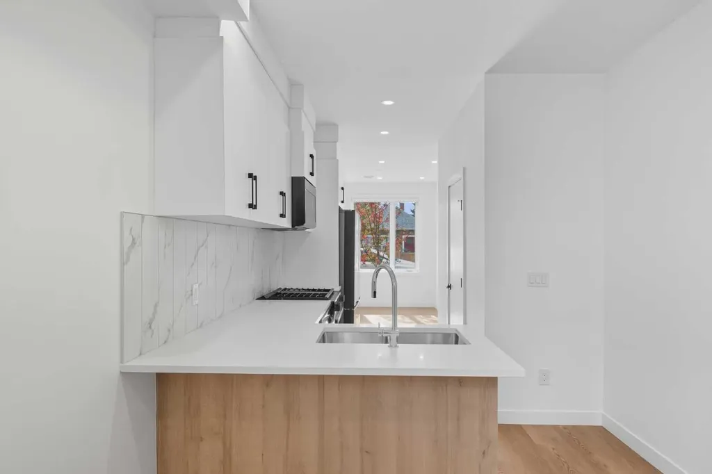 1224 20 Avenue NW Calgary AB T2N 2K4