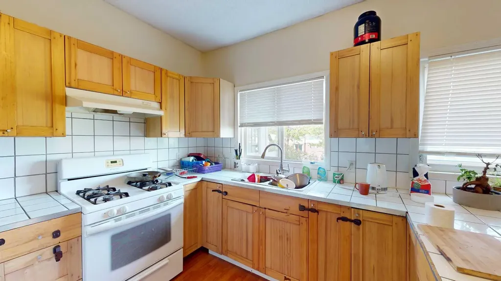 1625 23 Avenue SW Calgary AB T2T 0V1